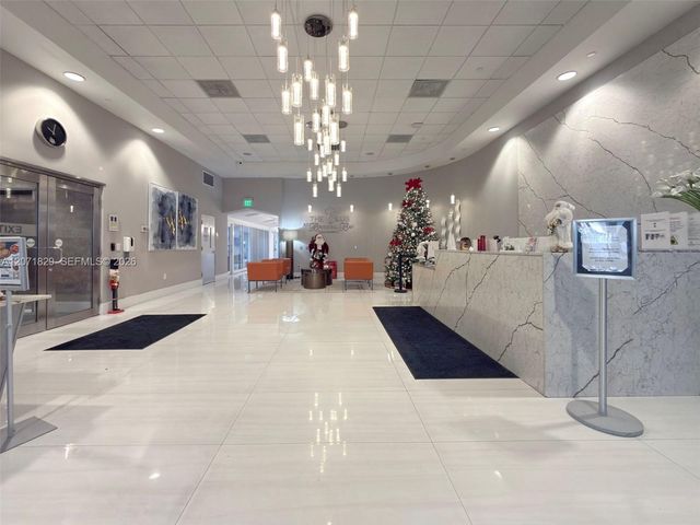 1200 Brickell Bay Drive 1406, Miami, FL 33131