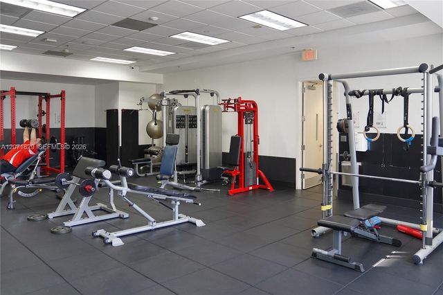 1200 Brickell Bay Drive 1406, Miami, FL 33131