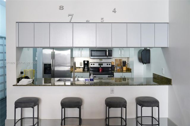 1200 Brickell Bay Drive 1406, Miami, FL 33131