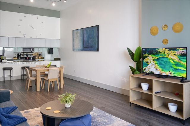 1200 Brickell Bay Drive 1406, Miami, FL 33131