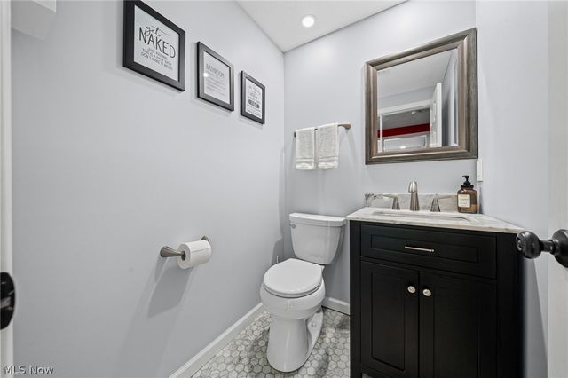 17258 Long Meadow Trail, Chagrin Falls, OH 44023