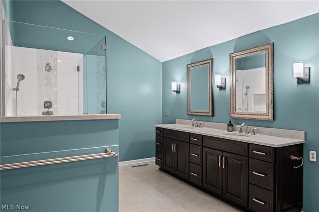 17258 Long Meadow Trail, Chagrin Falls, OH 44023