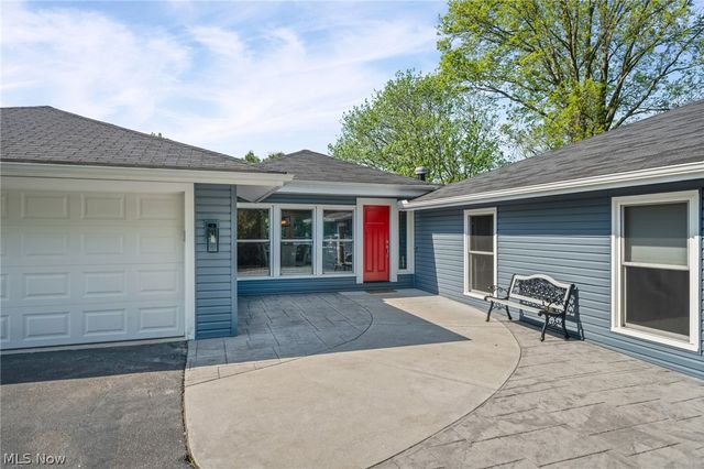 17258 Long Meadow Trail, Chagrin Falls, OH 44023