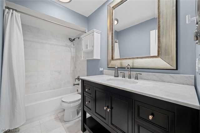 17258 Long Meadow Trail, Chagrin Falls, OH 44023