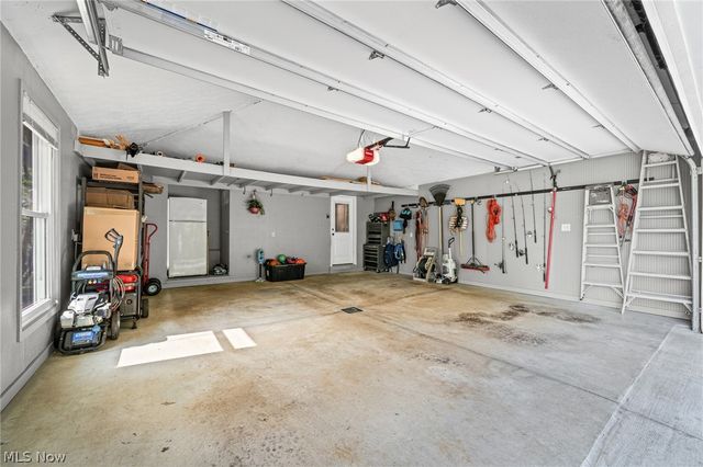17258 Long Meadow Trail, Chagrin Falls, OH 44023