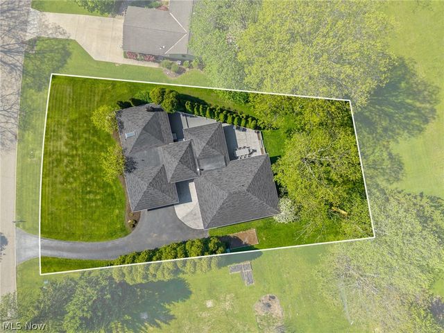 17258 Long Meadow Trail, Chagrin Falls, OH 44023