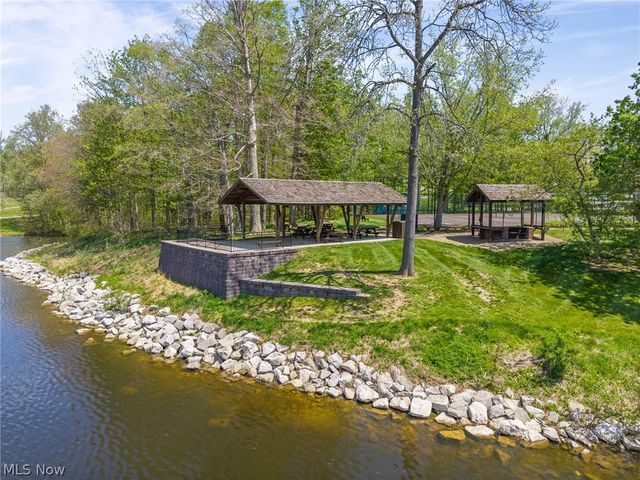 17258 Long Meadow Trail, Chagrin Falls, OH 44023