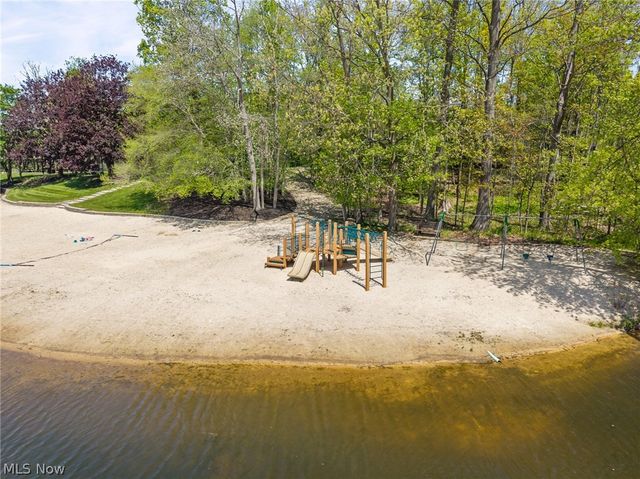 17258 Long Meadow Trail, Chagrin Falls, OH 44023