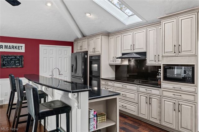 17258 Long Meadow Trail, Chagrin Falls, OH 44023