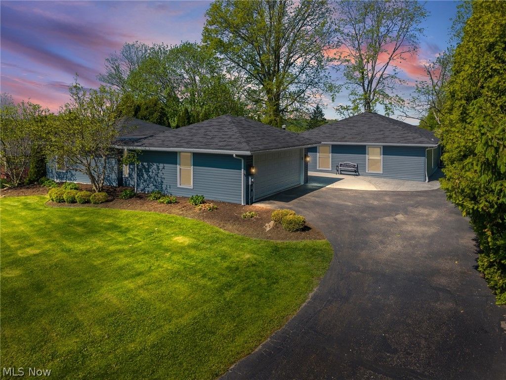 17258 Long Meadow Trail, Chagrin Falls, OH 44023