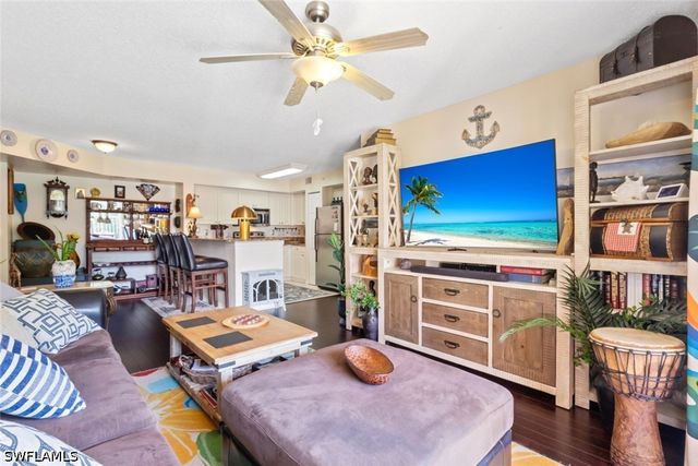 1270 Wildwood Lakes BLVD 204, Naples, FL 34104