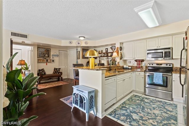 1270 Wildwood Lakes BLVD 204, Naples, FL 34104