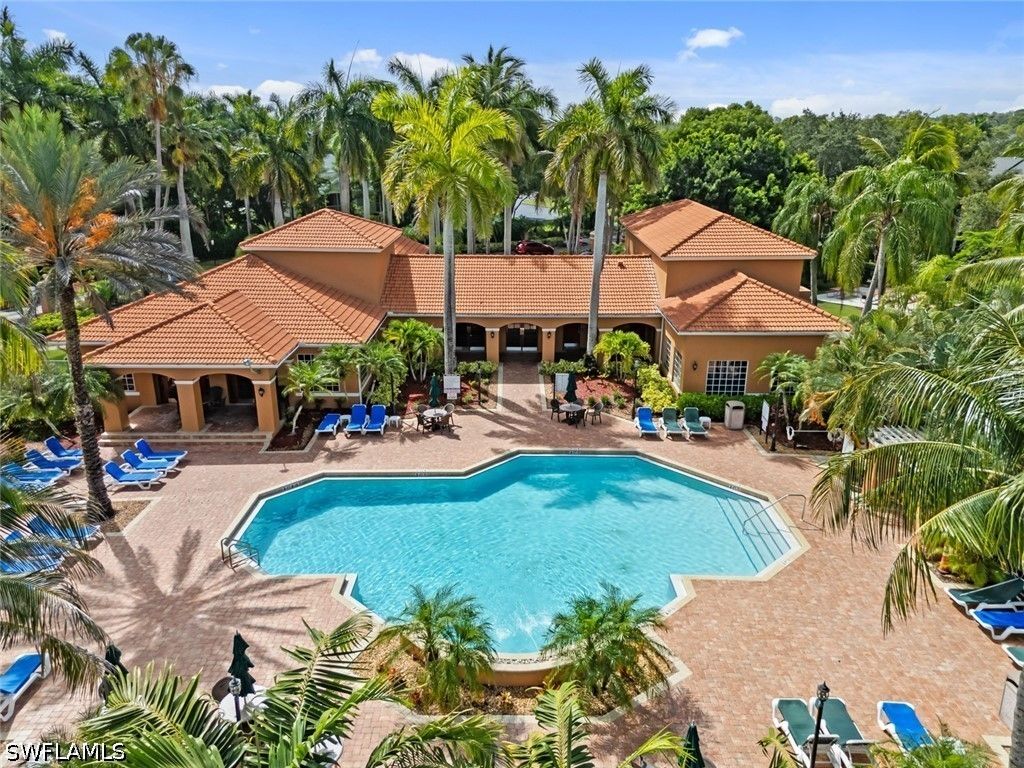 1270 Wildwood Lakes BLVD 204, Naples, FL 34104