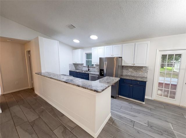 967 LAMPLIGHTER DRIVE NW, Palm Bay, FL 32907