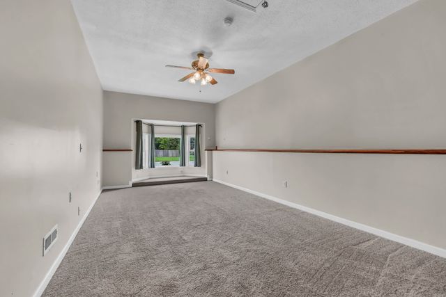3200 N Senseney Cir, Clarksville, TN 37042