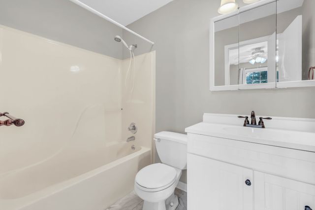 3200 N Senseney Cir, Clarksville, TN 37042