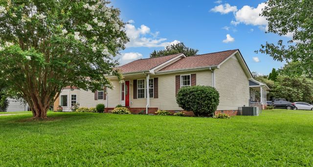 3200 N Senseney Cir, Clarksville, TN 37042