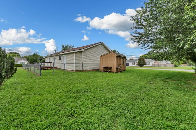 3200 N Senseney Cir, Clarksville, TN 37042