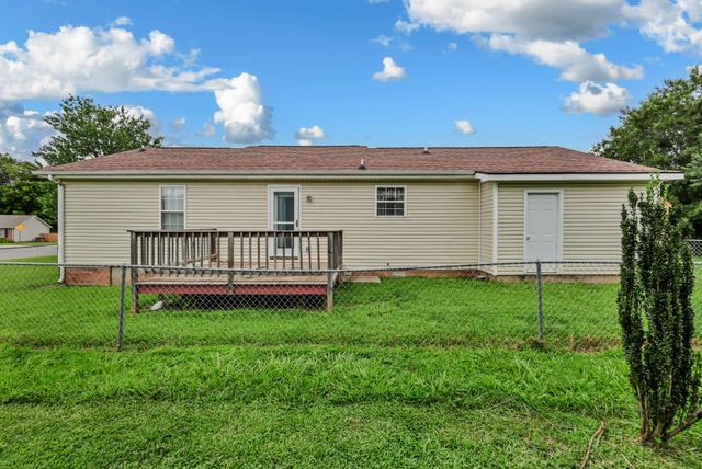 3200 N Senseney Cir, Clarksville, TN 37042
