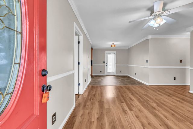 3200 N Senseney Cir, Clarksville, TN 37042