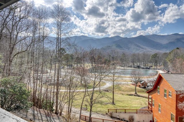 240 Ruby Lake Drive N, Hiawassee, GA 30546