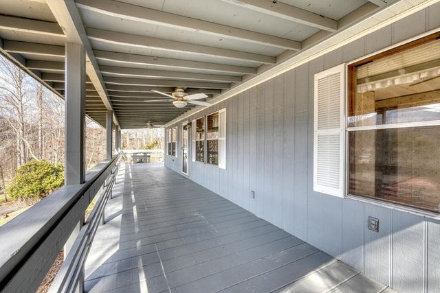 240 Ruby Lake Drive N, Hiawassee, GA 30546