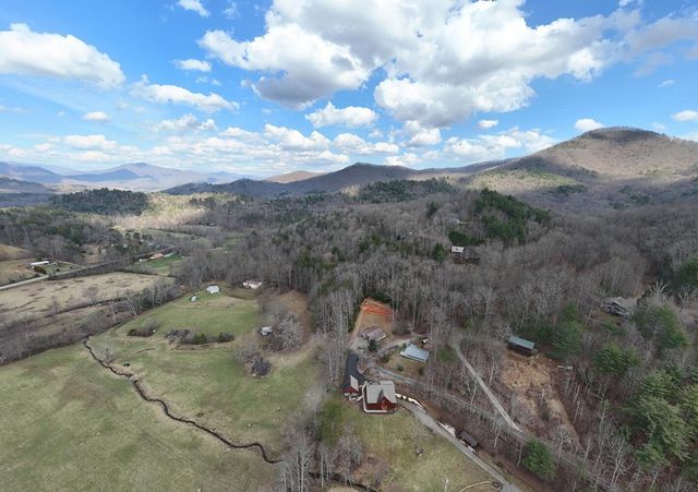 240 Ruby Lake Drive N, Hiawassee, GA 30546