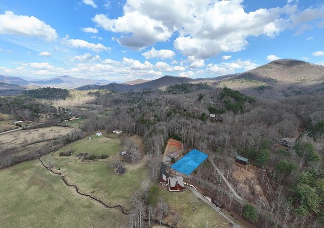 240 Ruby Lake Drive N, Hiawassee, GA 30546