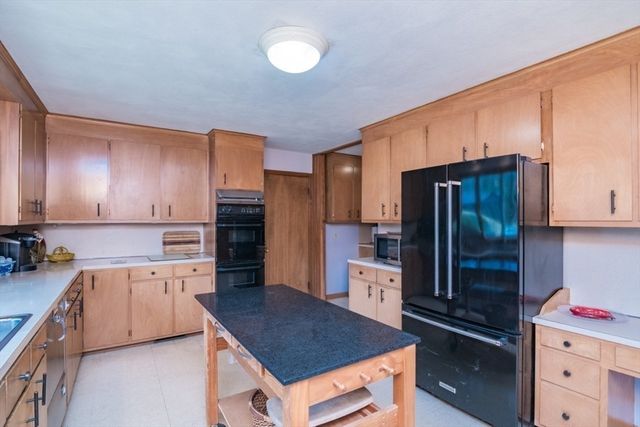127 Magnolia Circle, Longmeadow, MA 01106