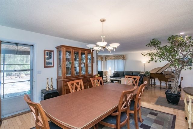 127 Magnolia Circle, Longmeadow, MA 01106