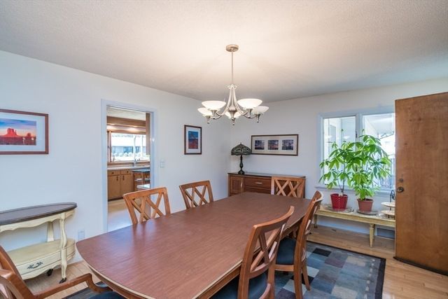 127 Magnolia Circle, Longmeadow, MA 01106
