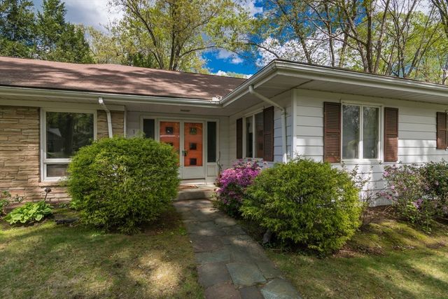 127 Magnolia Circle, Longmeadow, MA 01106