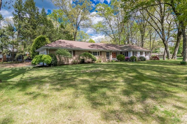 127 Magnolia Circle, Longmeadow, MA 01106