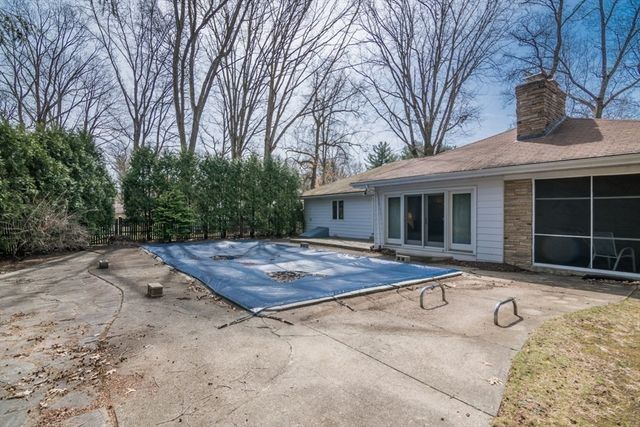 127 Magnolia Circle, Longmeadow, MA 01106