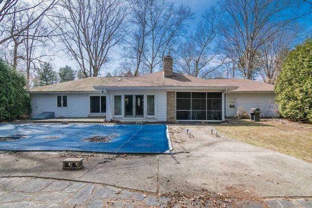 127 Magnolia Circle, Longmeadow, MA 01106