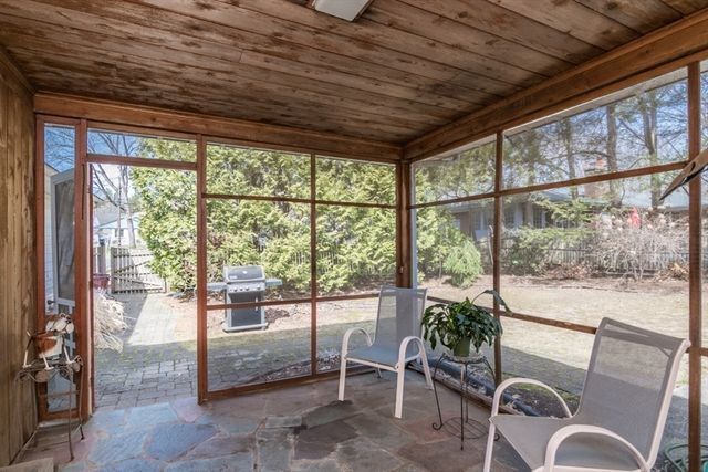 127 Magnolia Circle, Longmeadow, MA 01106