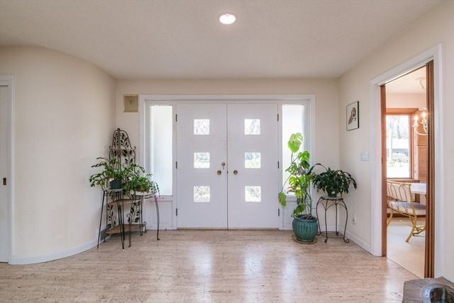 127 Magnolia Circle, Longmeadow, MA 01106