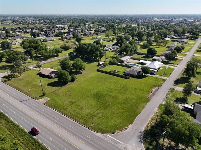 5927 Nelson Road, Lake Charles, LA 70605
