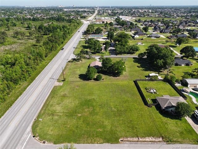 5927 Nelson Road, Lake Charles, LA 70605