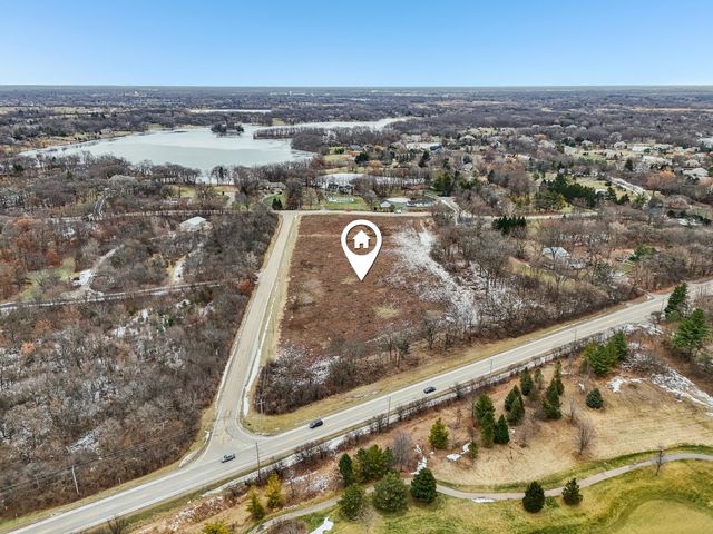 21707 W Lakeview Parkway, Mundelein, IL 60060