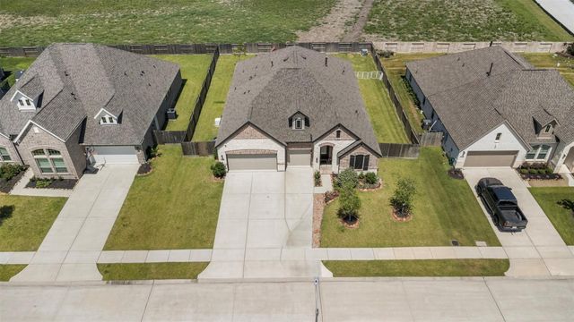 13606 Sacred Oaks Drive, Mont Belvieu, TX 77535