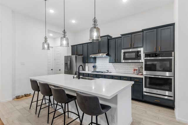 13606 Sacred Oaks Drive, Mont Belvieu, TX 77535