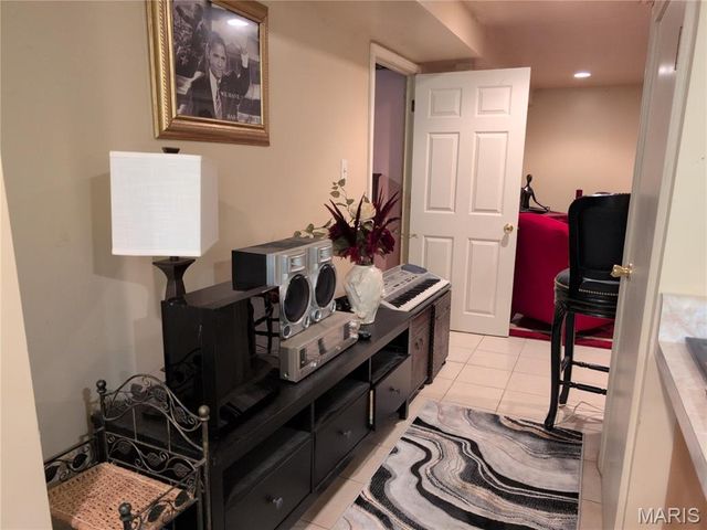 25 Godfrey Lane, Ferguson, MO 63135