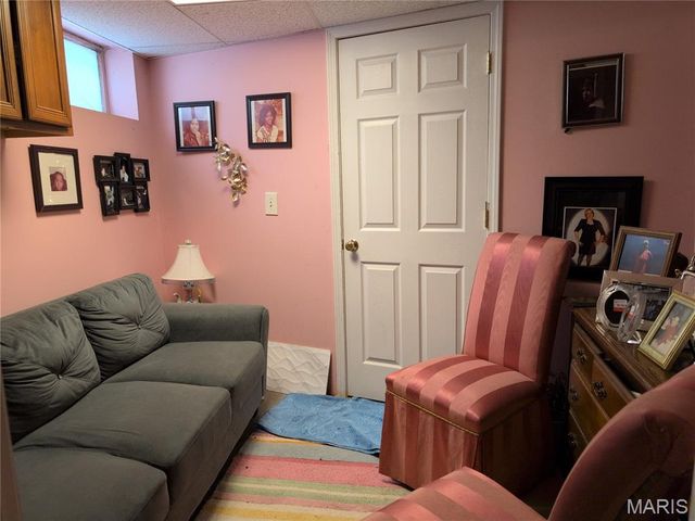 25 Godfrey Lane, Ferguson, MO 63135