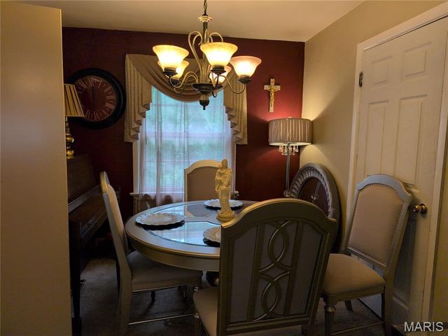 25 Godfrey Lane, Ferguson, MO 63135