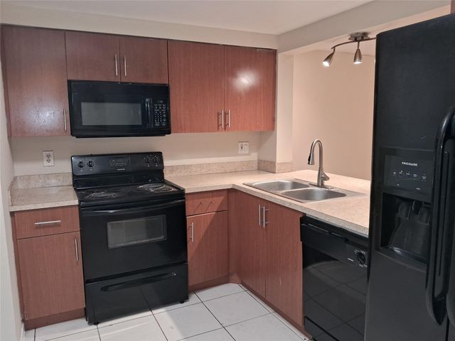 4669 NW 89TH Avenue, Sunrise, FL 33351