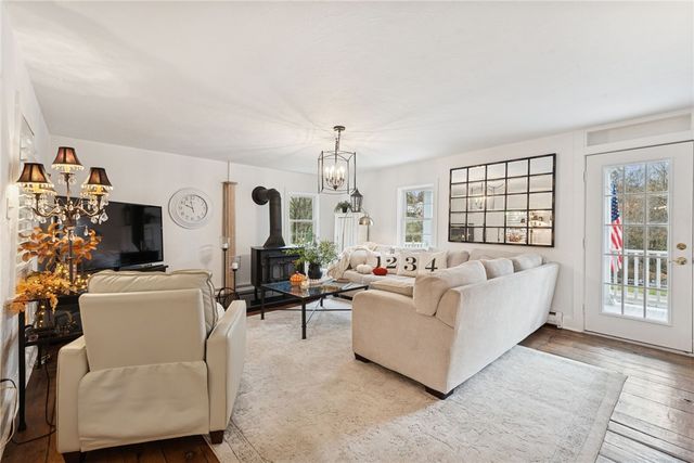 3024 Hyland Rd, Penn Twp, PA 15642