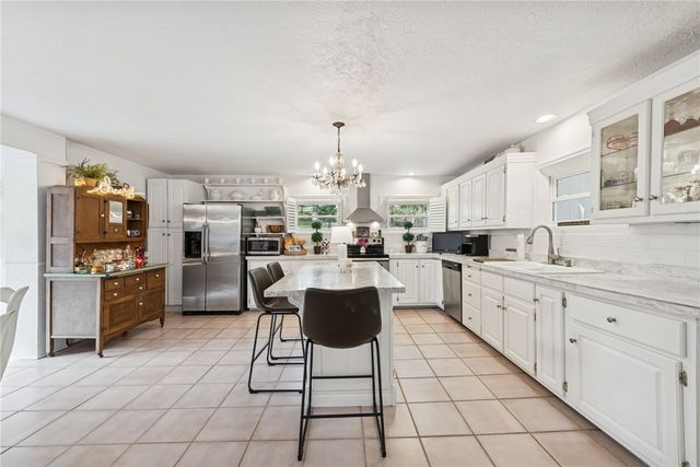 3024 Hyland Rd, Penn Twp, PA 15642