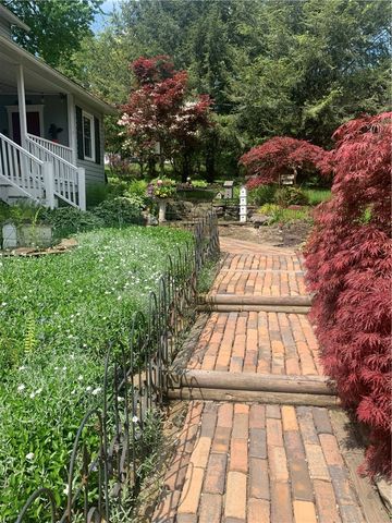 3024 Hyland Rd, Penn Twp, PA 15642