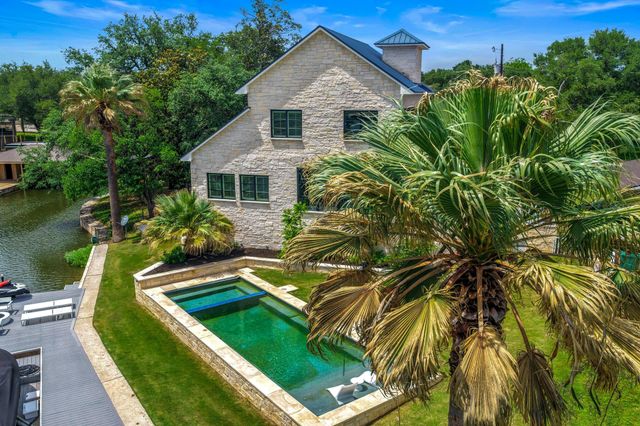 1110 County Road 132A, Kingsland, TX 78639